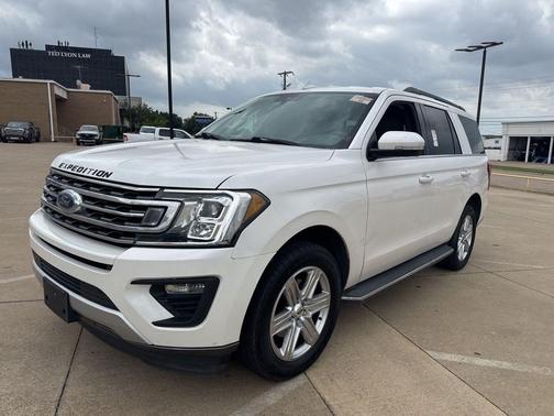 White Platinum Clearcoat Metallic 2018 Ford Expedition XLT