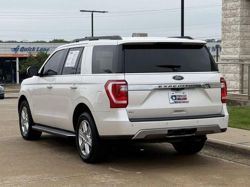 White Platinum Clearcoat Metallic 2018 Ford Expedition XLT