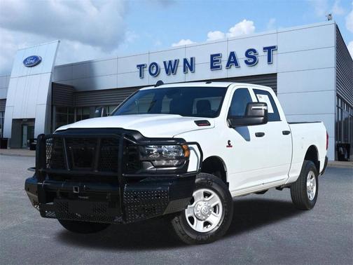 2024 RAM 3500 Tradesman Crew Cab 4x4 6'4' Box