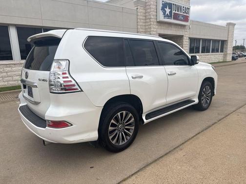 Starfire Pearl 2022 Lexus GX 460 Luxury