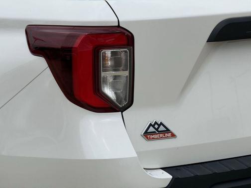 Star White Metallic Tri-Coat 2022 Ford Explorer Timberline