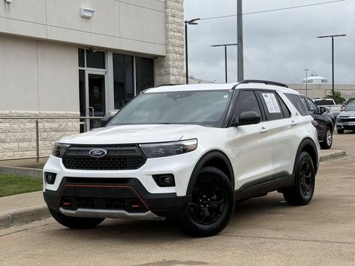 Star White Metallic Tri-Coat 2022 Ford Explorer Timberline