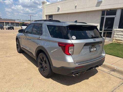 Iconic Silver Metallic 2022 Ford Explorer ST