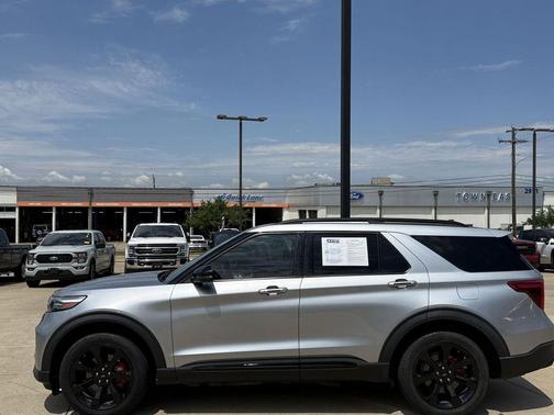 Iconic Silver Metallic 2022 Ford Explorer ST