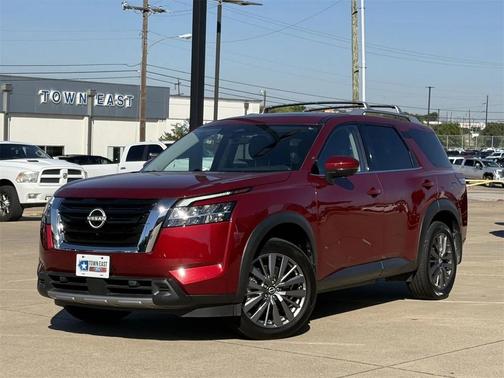 2024 Nissan Pathfinder SL FWD