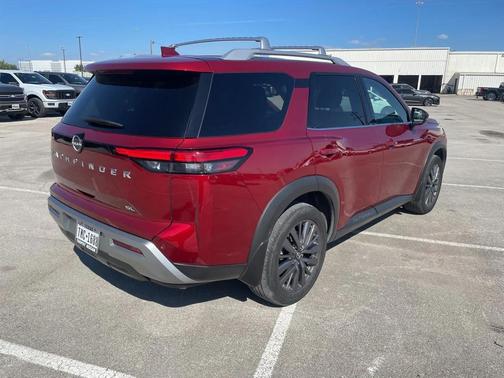 2024 Nissan Pathfinder SL FWD