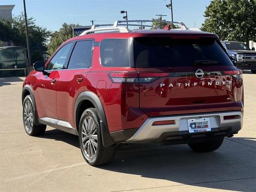 2024 Nissan Pathfinder SL FWD