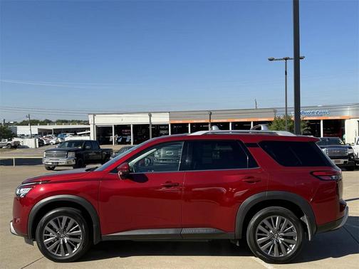 2024 Nissan Pathfinder SL FWD