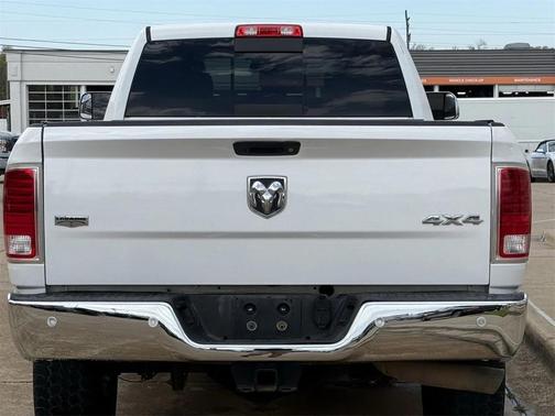 2017 RAM 3500 Laramie Crew Cab 4x4 8' Box