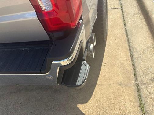 Iconic Silver Metallic 2023 Ford F-350 Lariat