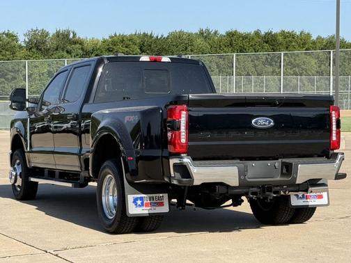 Agate Black Metallic 2026 Ford F-350 Lariat