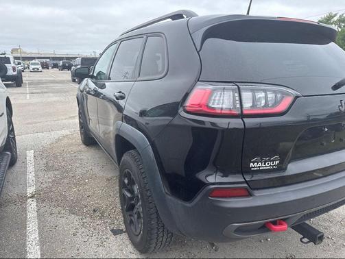 Diamond Black Crystal Pearlcoat 2021 Jeep Cherokee Trailhawk