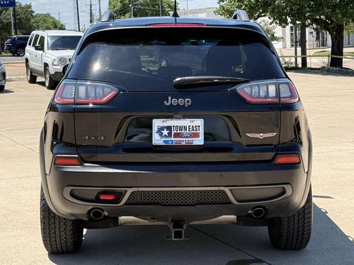 Diamond Black Crystal Pearlcoat 2021 Jeep Cherokee Trailhawk