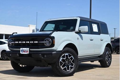 2024 Ford Bronco Outer Banks