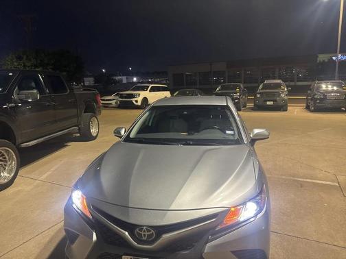 2020 Toyota Camry SE