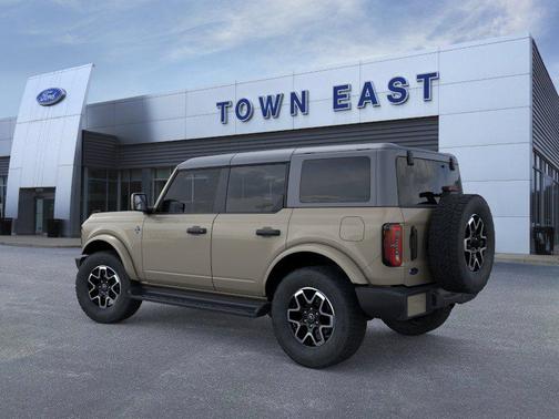 Desert Sand 2026 Ford Bronco Outer Banks
