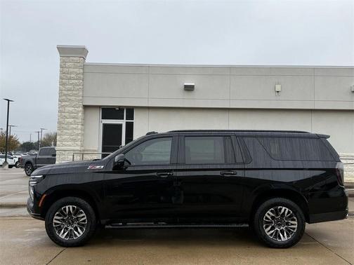 2025 Chevrolet Suburban 4WD Z71