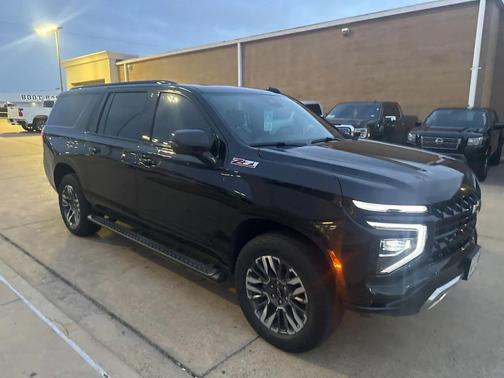 2025 Chevrolet Suburban 4WD Z71