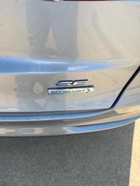 Photo 4 of 12 of 2020 Ford Fusion SE