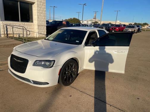 2019 Chrysler 300 Touring