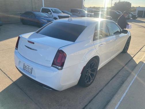 2019 Chrysler 300 Touring