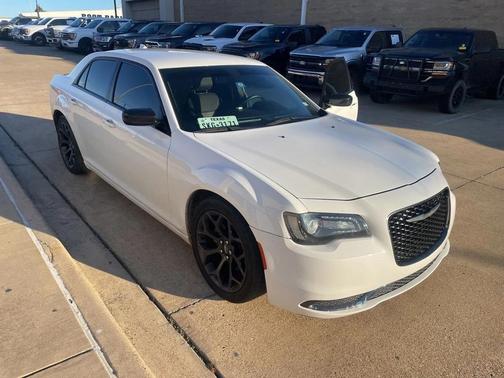 2019 Chrysler 300 Touring