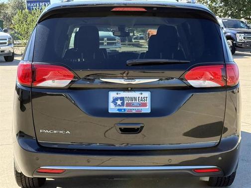 2018 Chrysler Pacifica Touring-L Plus