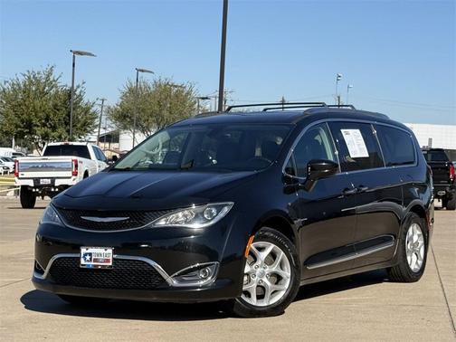 2018 Chrysler Pacifica Touring-L Plus