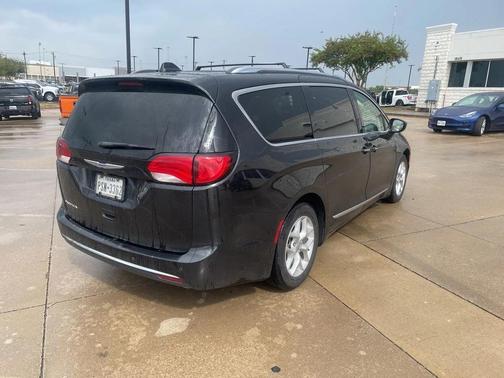 2018 Chrysler Pacifica Touring-L Plus