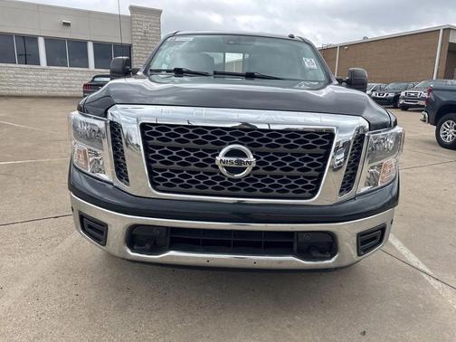 2018 Nissan Titan SV