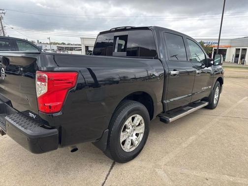 2018 Nissan Titan SV
