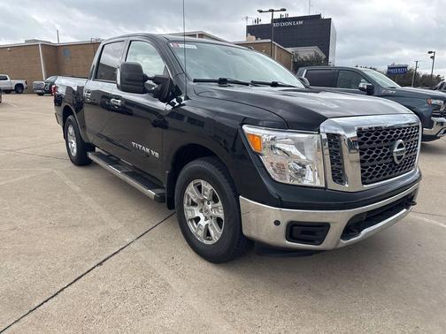 2018 Nissan Titan SV