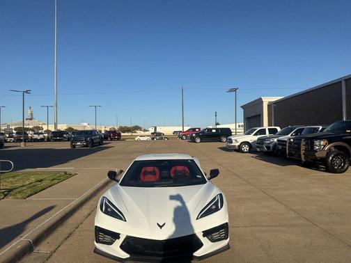 Arctic White 2025 Chevrolet Corvette Stingray w/2LT