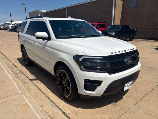 Star White Metallic Tri-Coat 2023 Ford Expedition Limited