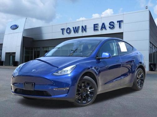 2022 Tesla Model Y Long Range Dual Motor All-Wheel Drive