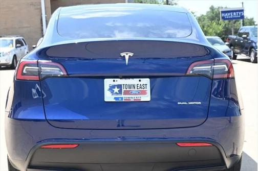 2022 Tesla Model Y Long Range Dual Motor All-Wheel Drive