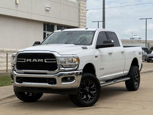 Bright White Clearcoat 2019 RAM 2500 Lone Star Crew Cab 4x4 6'4' Box
