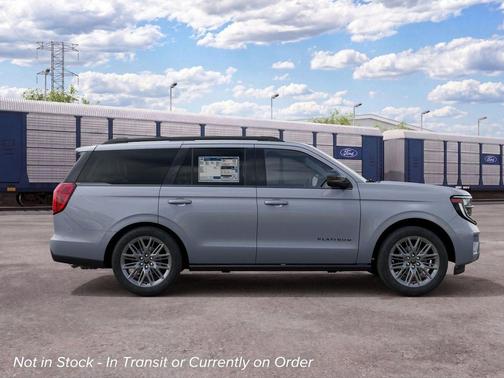 Glacier Gray Tri-Coat 2027 Ford Expedition Platinum