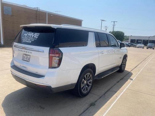 2023 Chevrolet Suburban LT