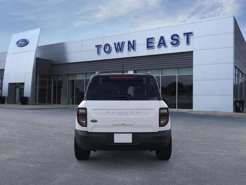 Oxford White 2025 Ford Bronco Sport Outer Banks