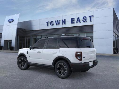 Oxford White 2025 Ford Bronco Sport Outer Banks