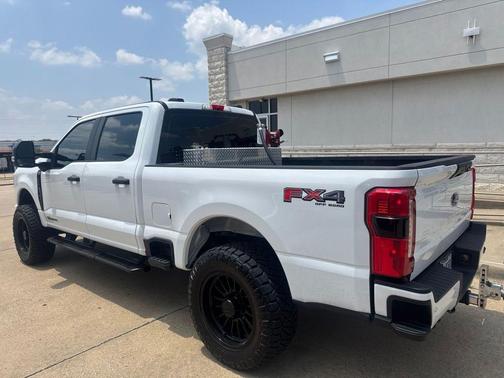 Oxford White 2025 Ford F-250 XL