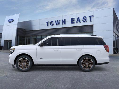 Star White Metallic Tri-Coat 2026 Ford Expedition King Ranch