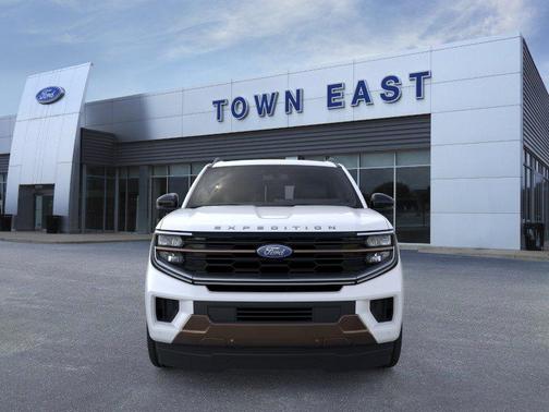 Star White Metallic Tri-Coat 2026 Ford Expedition King Ranch