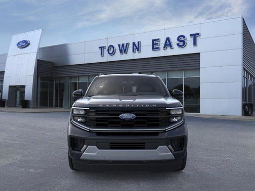 Agate Black Metallic 2026 Ford Expedition Max Platinum