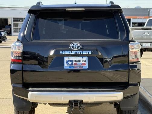 2022 Toyota 4Runner TRD Off Road