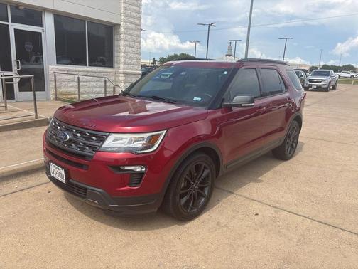 Ruby Red Metallic 2019 Ford Explorer XLT