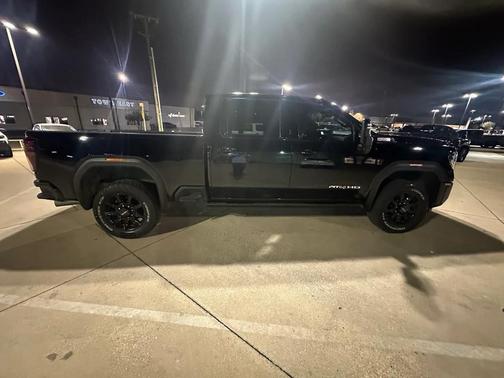 2024 GMC Sierra 2500 AT4