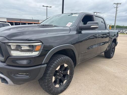 Diamond Black Crystal Pearlcoat 2020 RAM 1500 Rebel