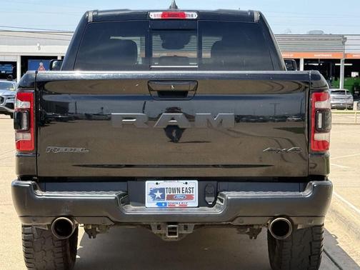 Diamond Black Crystal Pearlcoat 2020 RAM 1500 Rebel